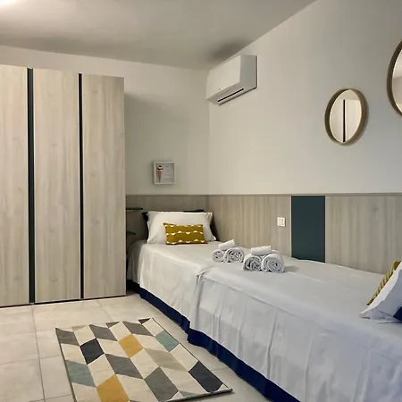 Daire Seafront Apartments1 D'olivo Al Mare Lignano Sabbiadoro