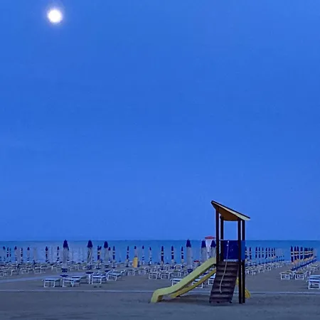 Daire Seafront Apartments1 D'olivo Al Mare Lignano Sabbiadoro