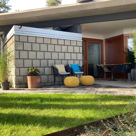 Daire Seafront Apartments1 D'olivo Al Mare *